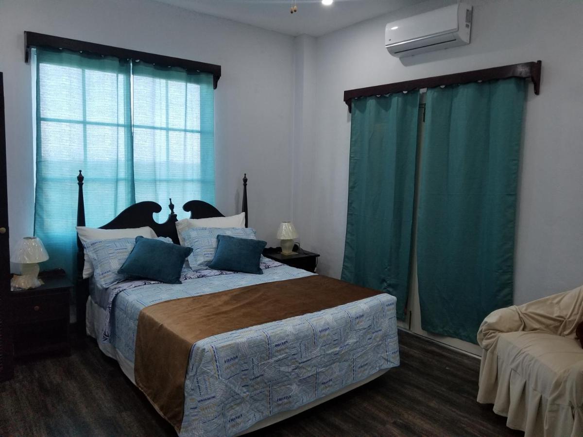 Royal View Apartment Plus Belize City Eksteriør billede